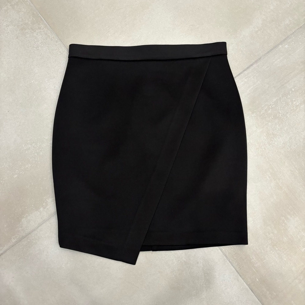 2 X BLACK MINI SKIRTS